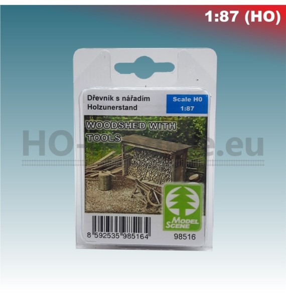 Dřevník s nářadím