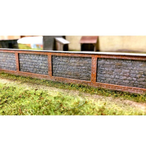 Plot z lomového kamene