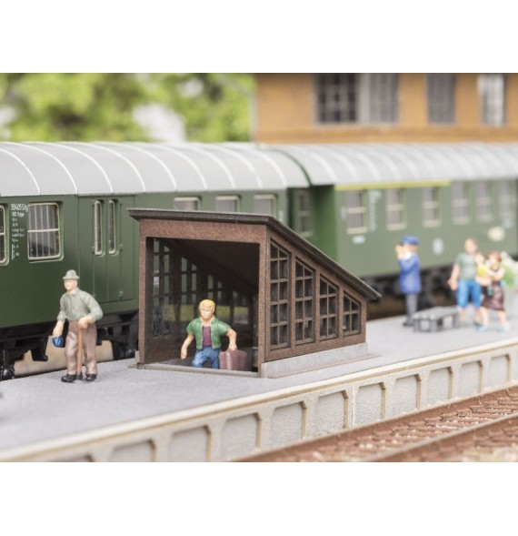 Kryté schodiště na nástupišti