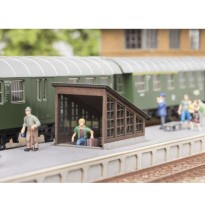 Kryté schodiště na nástupišti