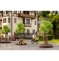 Mladé stromky s oporou 40 mm