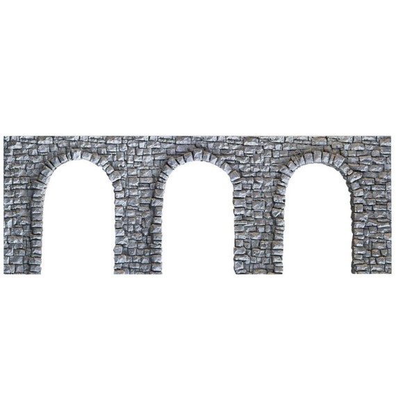 Arkádová zeď z lomového kamene