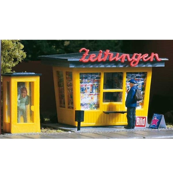 Novinový stánek a telefonní budka