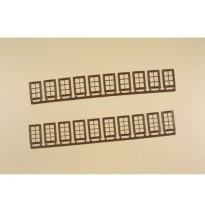 Okna Q a R – hnědá