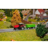 MF Traktor s přívěsem (WIKING)