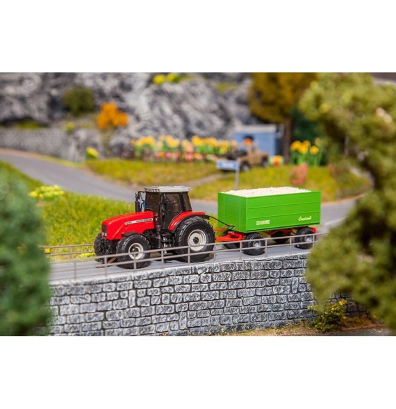 MF Traktor s přívěsem (WIKING)