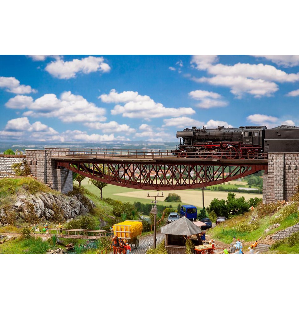 Ocelový most z horní mostovkou