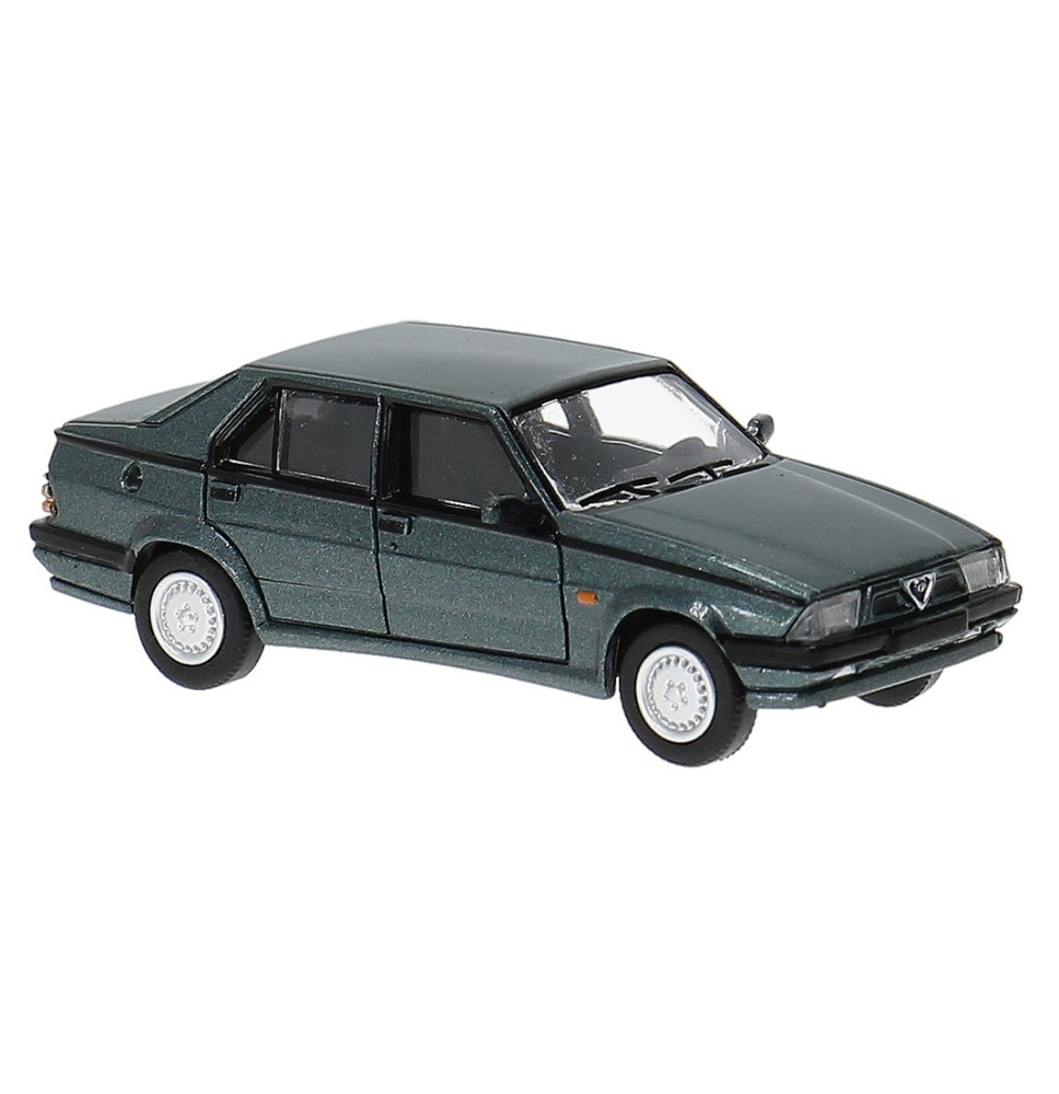 Alfa Romeo 77 in grün metallic