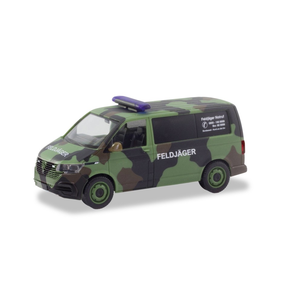 VW T 6.1 Bus Feldjäger fleckt.