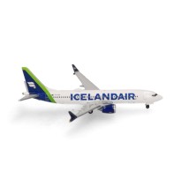 B737 Max 8 Icelandair green