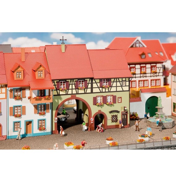 Městský dům s vjezdovou branou