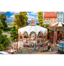 Kolotoč s kávovými šálky