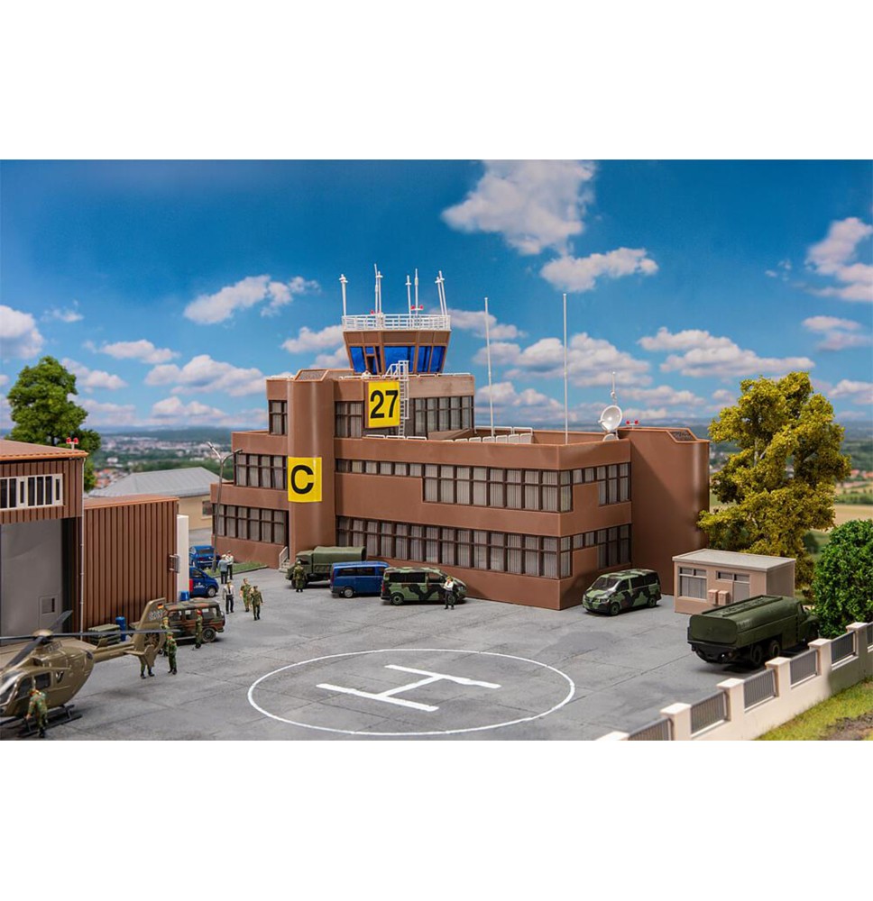 Budova s leteckou věží