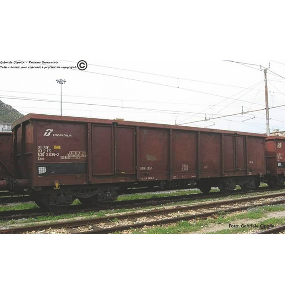 Vysokostěnný vůz Eas FS ložený pískem