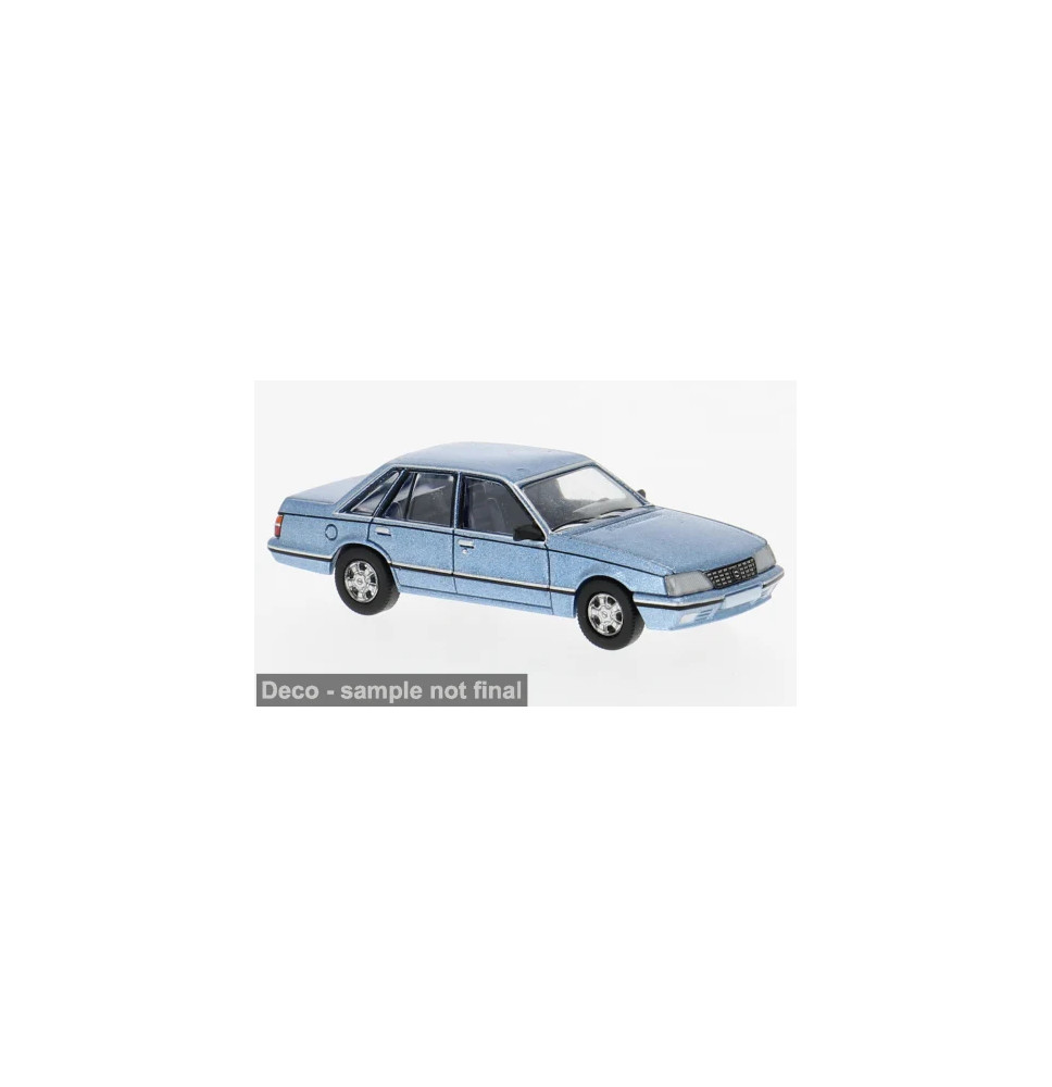 Opel Senator A2 in hellblau met.