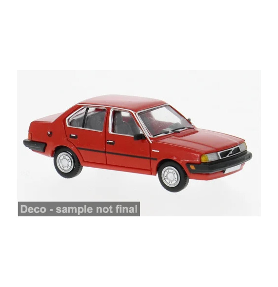 Volvo 340 in rot