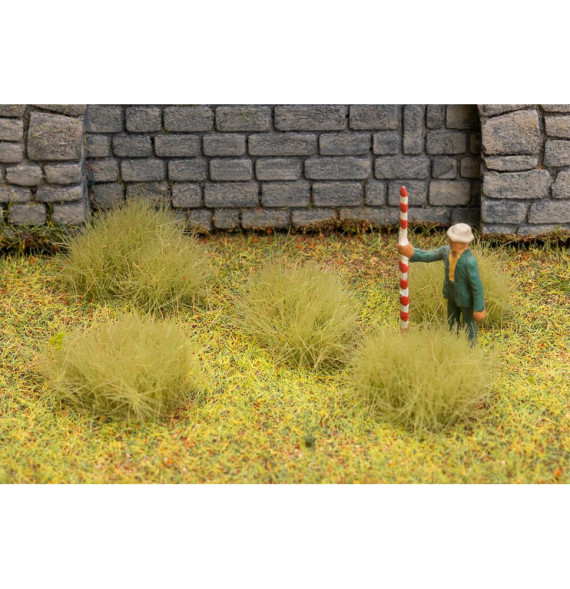 Velké travní trsy – světle zelené