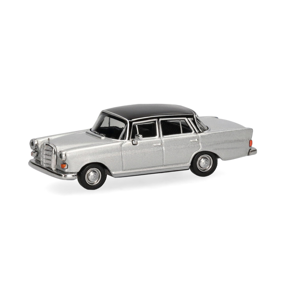 MB 200 Heckflosse silber schw.