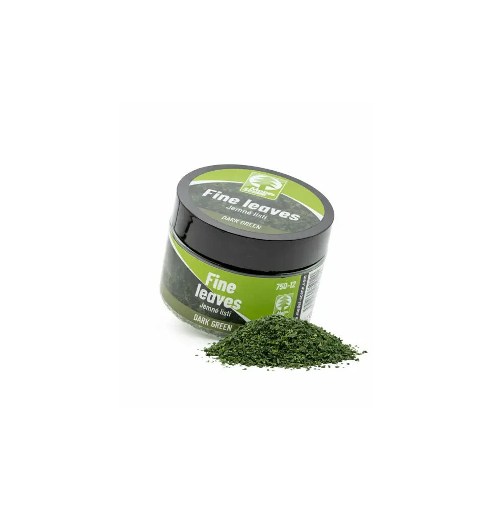 Jemné listí – tmavě zelené